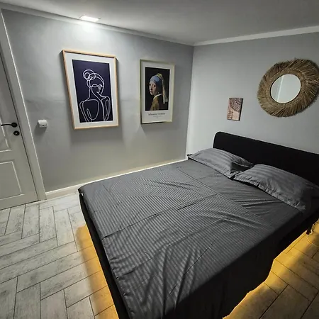 Apartment 2 Bedrooms Business And Travel Lounge