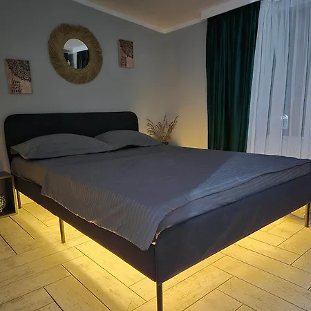 2 Bedrooms Business And Travel Lounge Apartment Craiova